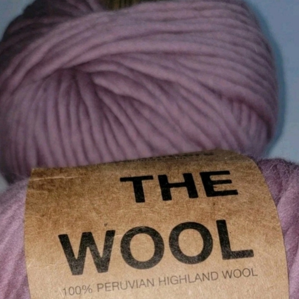 Lot of 2 We Are Knitters The Wool 100% Peruvian Highland 7oz 87yds 1067 Mauve - Picture 4 of 5